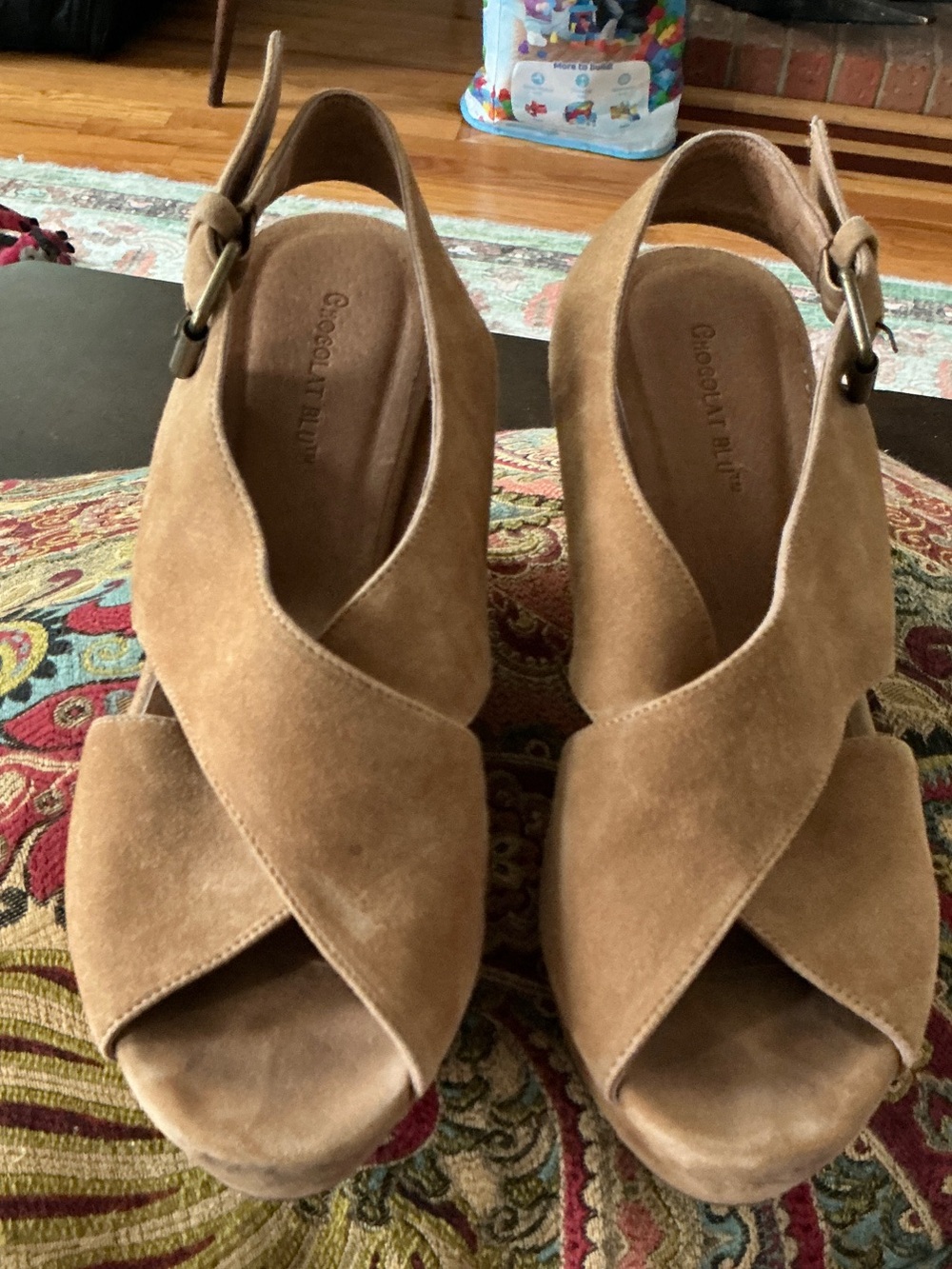 Chocolat Blu Women's Suede Crisscross Platform wedge Sling-backs in Tan size 8.5
